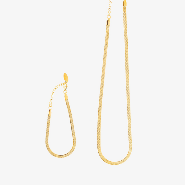 a pair of gold - plated brass - plated brass - plated earrings