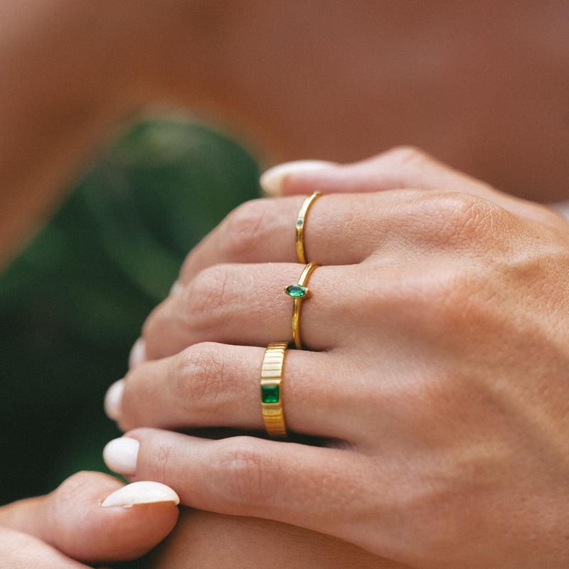 Dainty Emerald Ring