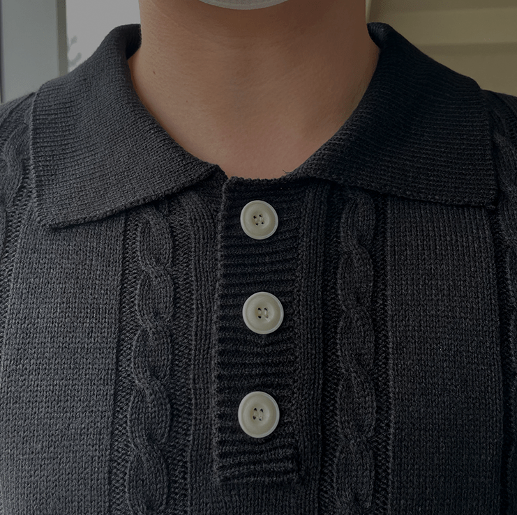 "KNITTED" TWIST COLLAR HALF BUTTON SHORT SLEEVE