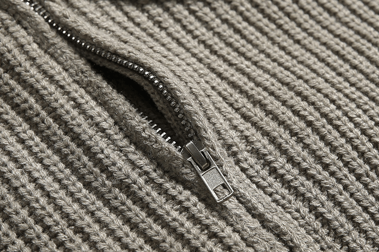 "KNITTED" HALF ZIP-UP COLLAR SWEATER