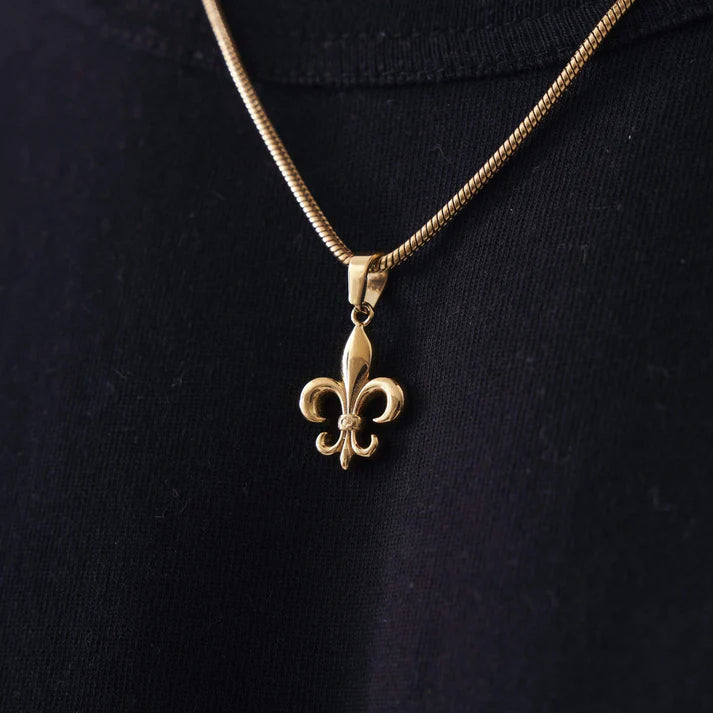 "FLEUR-DE-LIS" PENDANT - GOLD